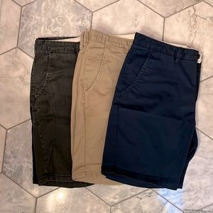 Set of 3 men’s Vans shorts, size 36